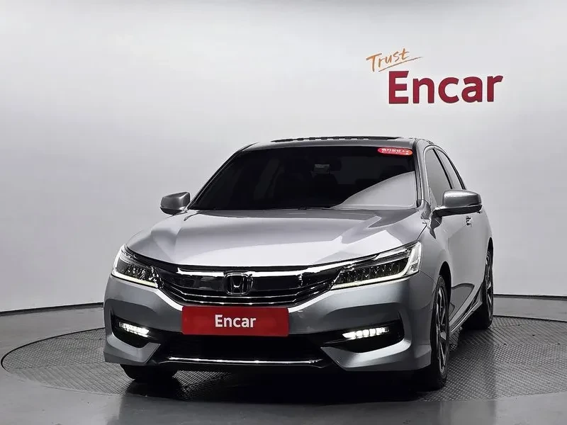 Honda Accord 2.4 9Th Generation, снимка 3 - Автомобили и джипове - 56021208