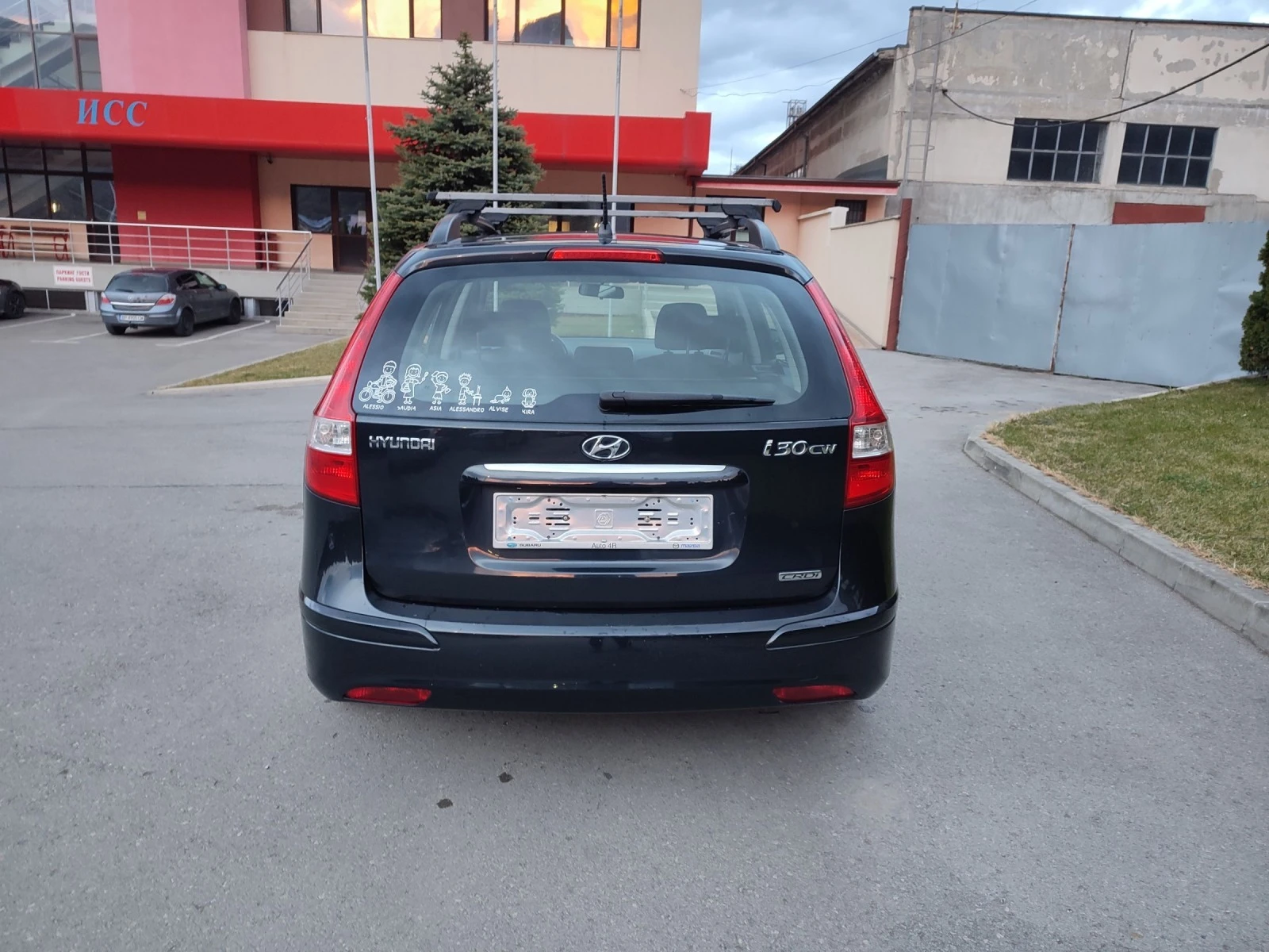 Hyundai I30 1.6crdi 90cv - изображение 4