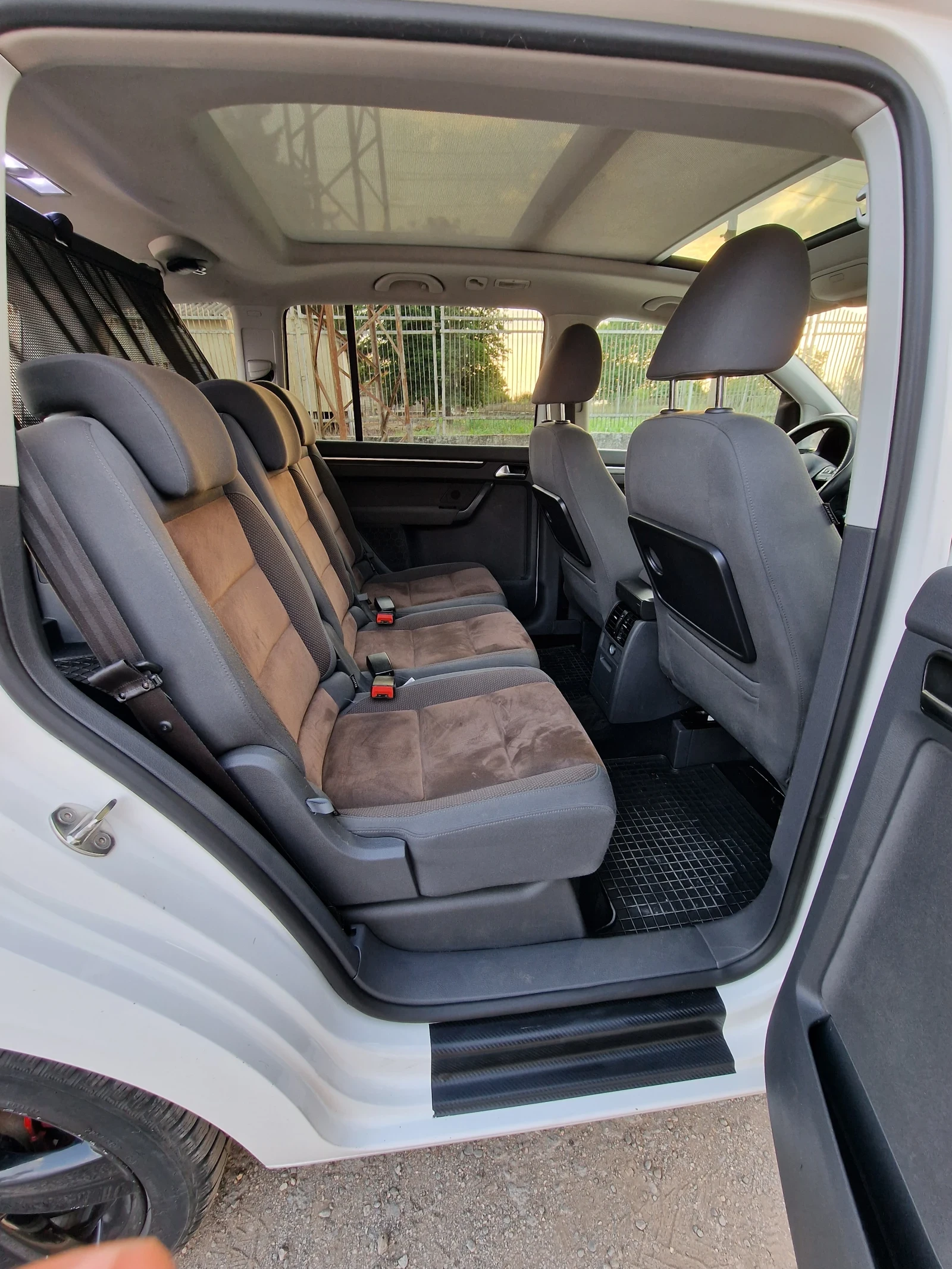 VW Touran 2.0TDi - изображение 10
