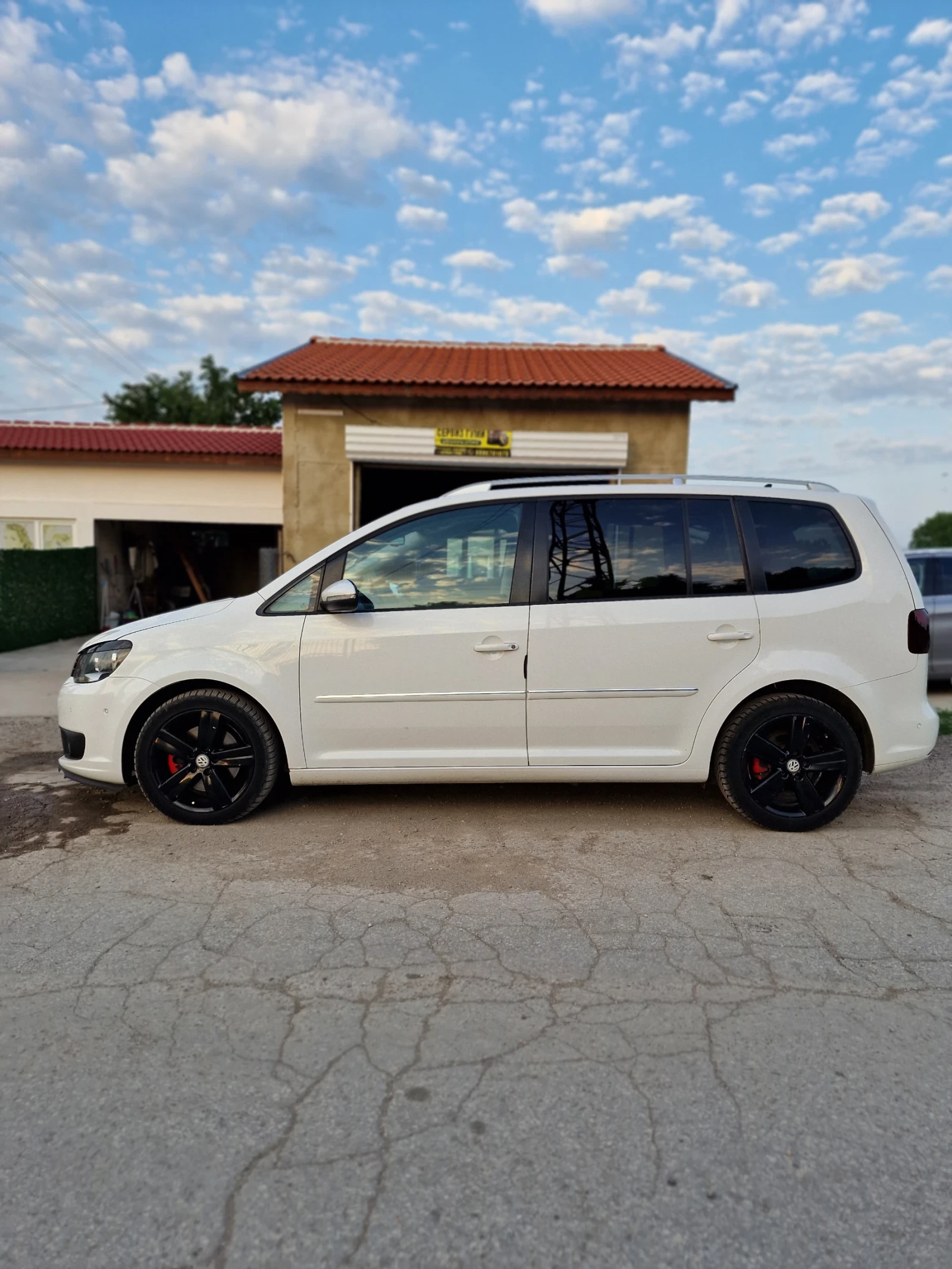 VW Touran 2.0TDi - изображение 4