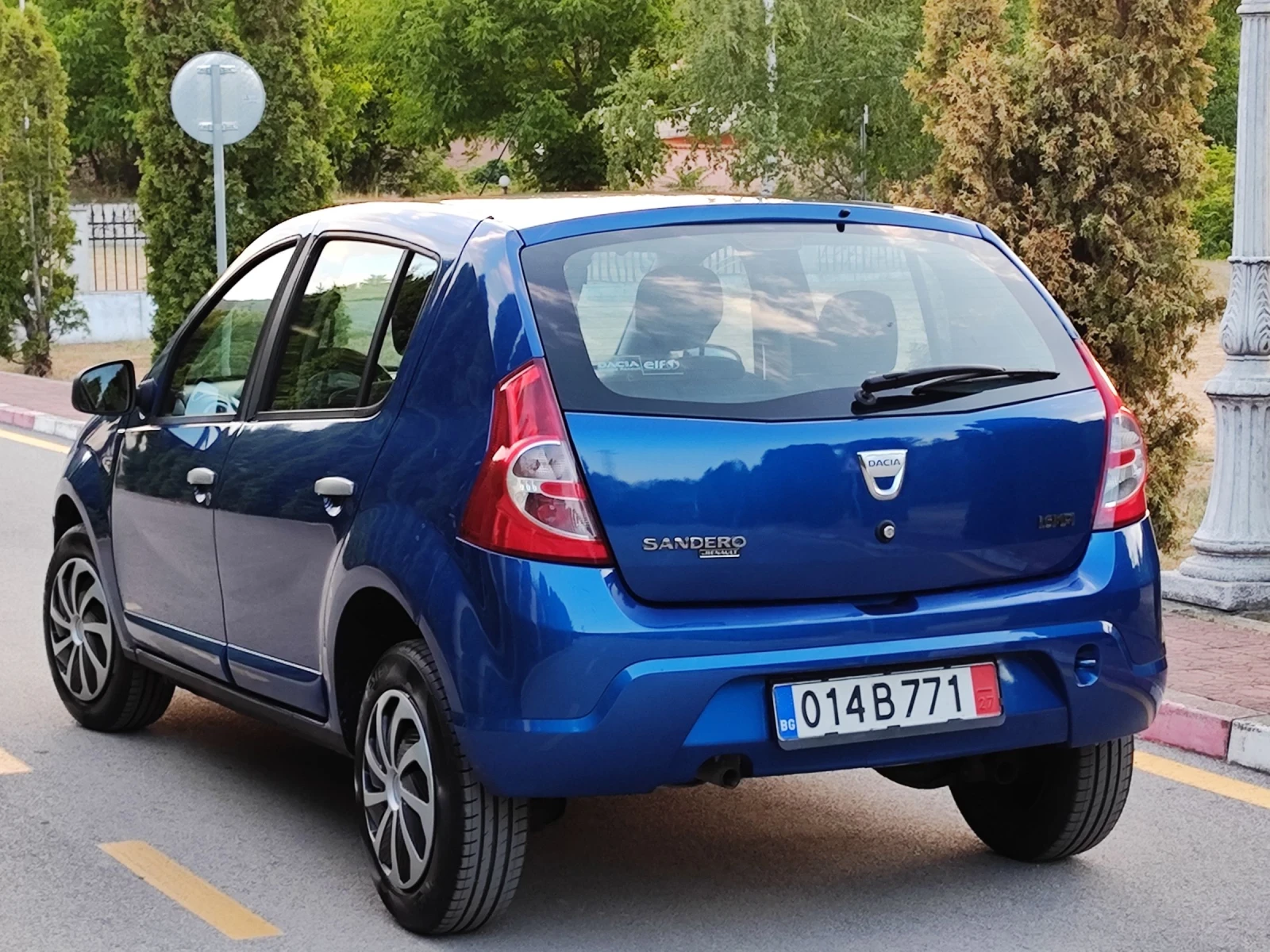 Dacia Sandero 1.6I(87)* КЛИМАТИК* НОВ ВНОС*  - изображение 5