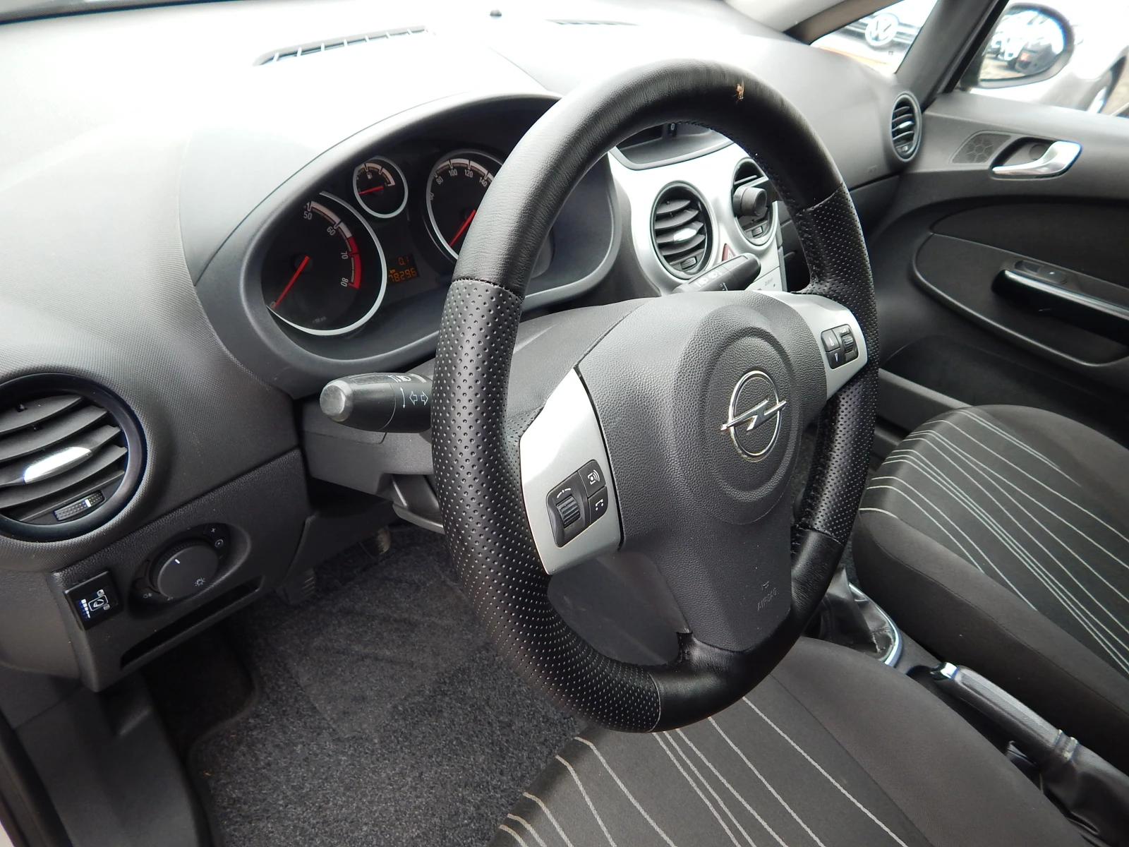 Opel Corsa 1.2i* ГАЗ*  - изображение 10