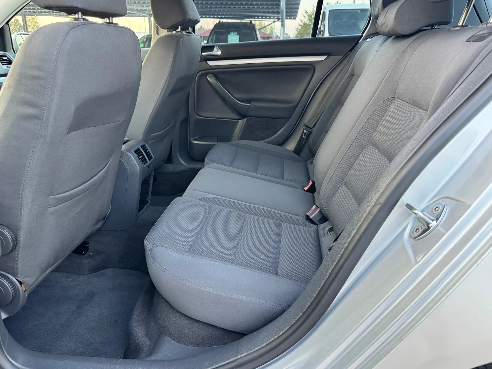 VW Golf 2.0TDI ИТАЛИЯ - изображение 7