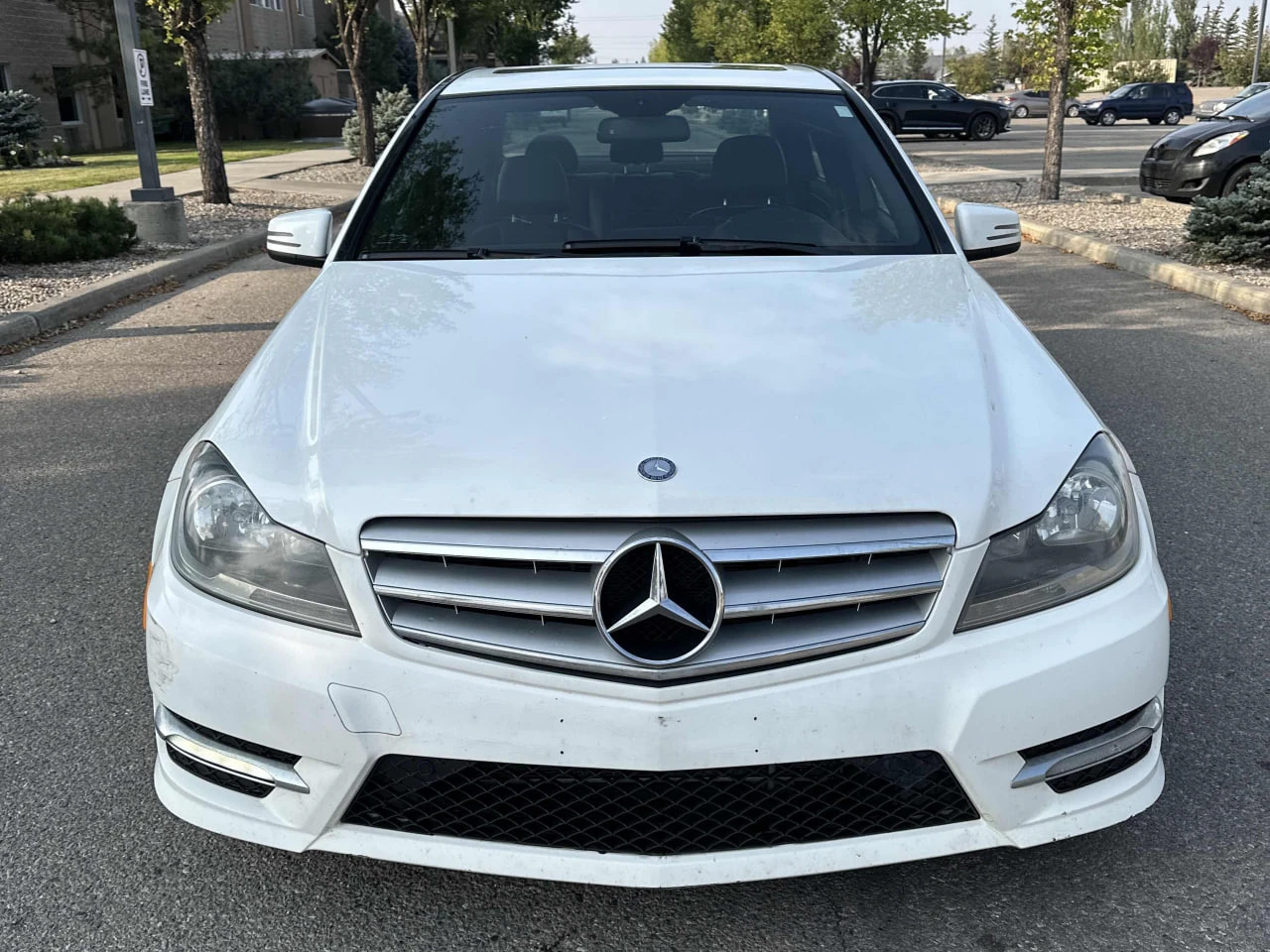 Mercedes-Benz C 300 * CARFAX * АВТО КРЕДИТ * ЦЕНА ДО БГ! - изображение 4