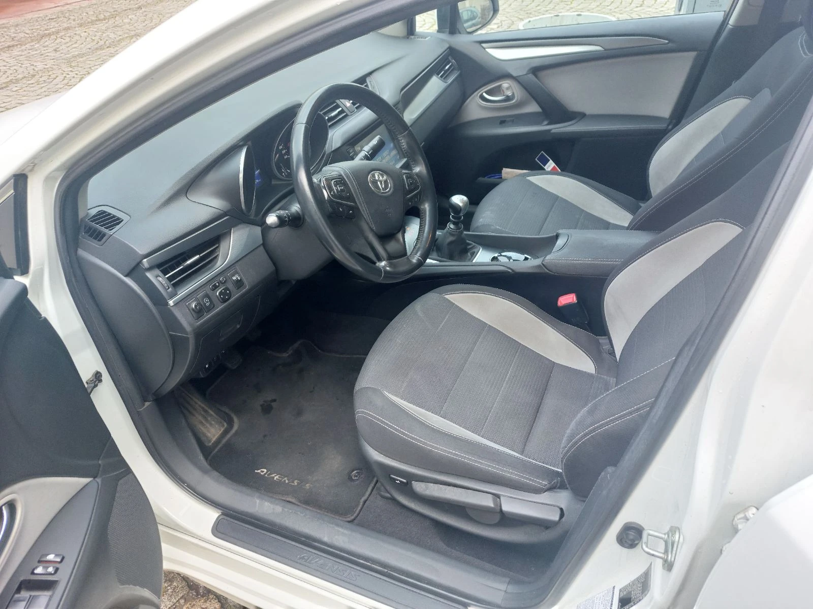 Toyota Avensis  - изображение 7