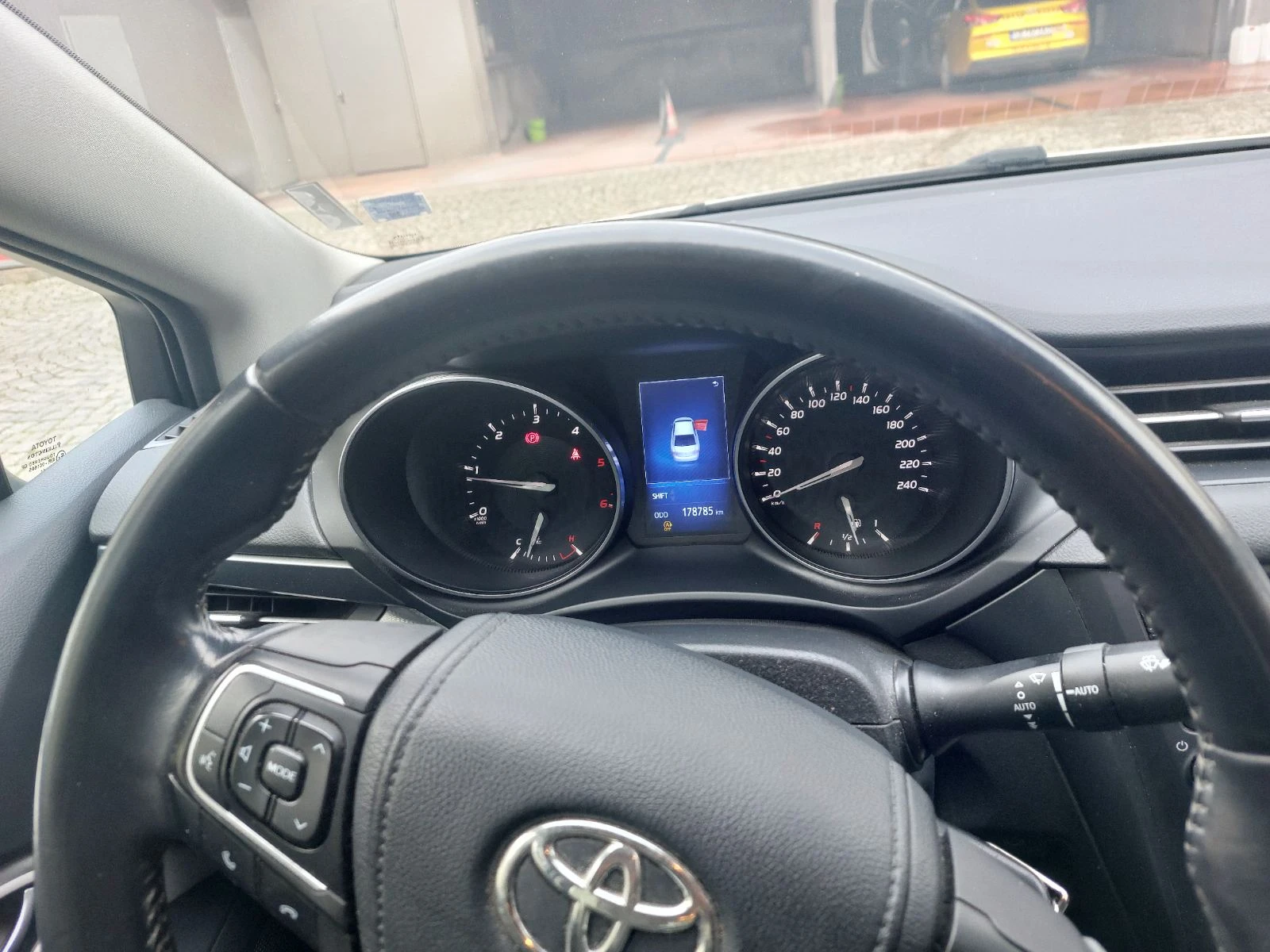 Toyota Avensis  - изображение 9