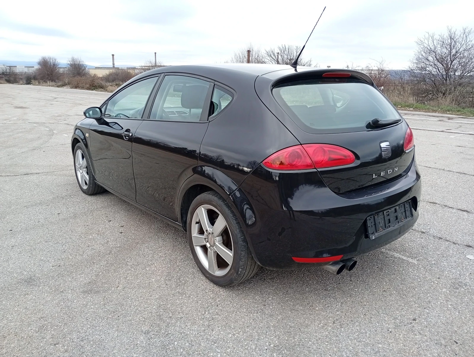 Seat Leon 2.0  FSI - изображение 6