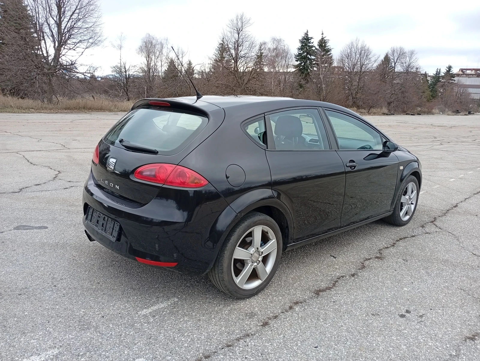 Seat Leon 2.0  FSI - изображение 4