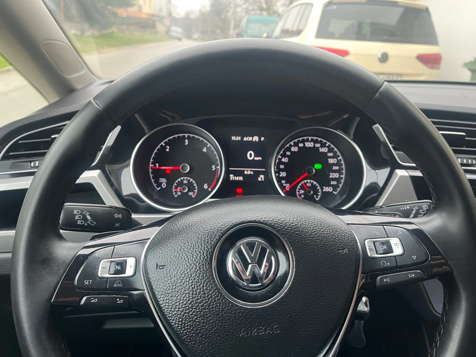 VW Touran 2.0TDI - изображение 10