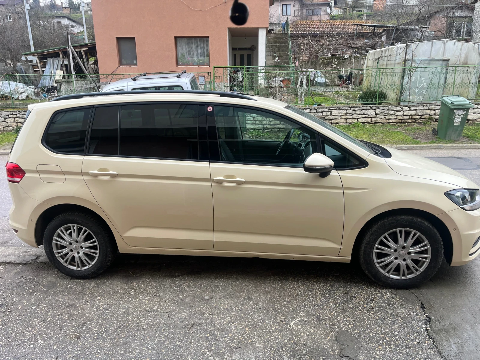 VW Touran 2.0TDI - изображение 3