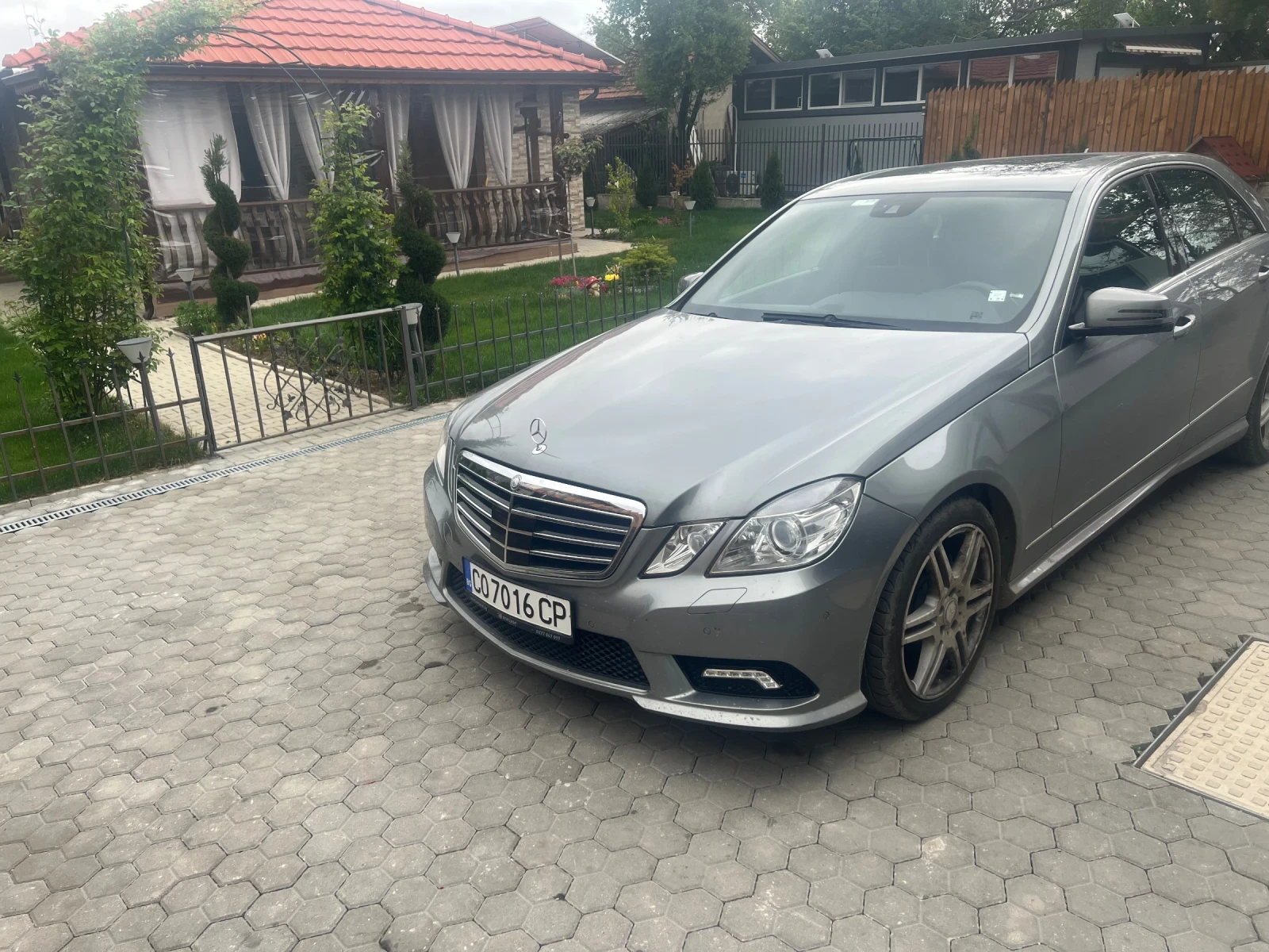 Mercedes-Benz E 350  - изображение 2