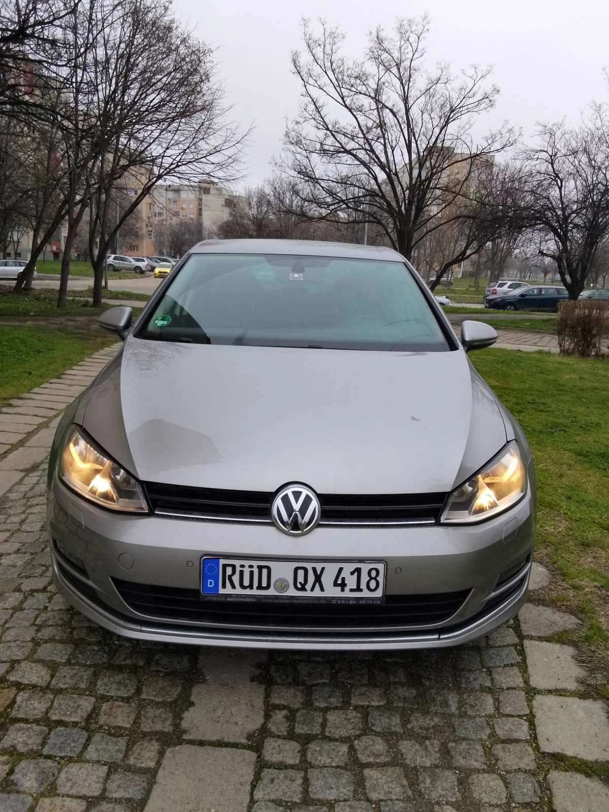 VW Golf 1.6TDI Автоматик 100хил км, снимка 3 - Автомобили и джипове - 53716699