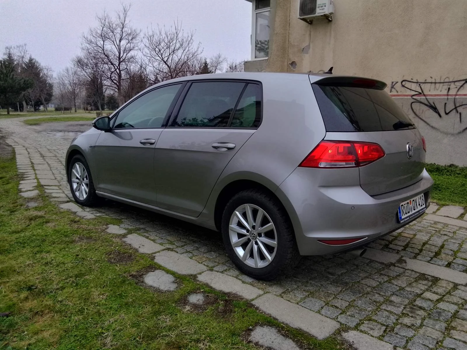 VW Golf 1.6TDI Автоматик 100хил км, снимка 5 - Автомобили и джипове - 53716699