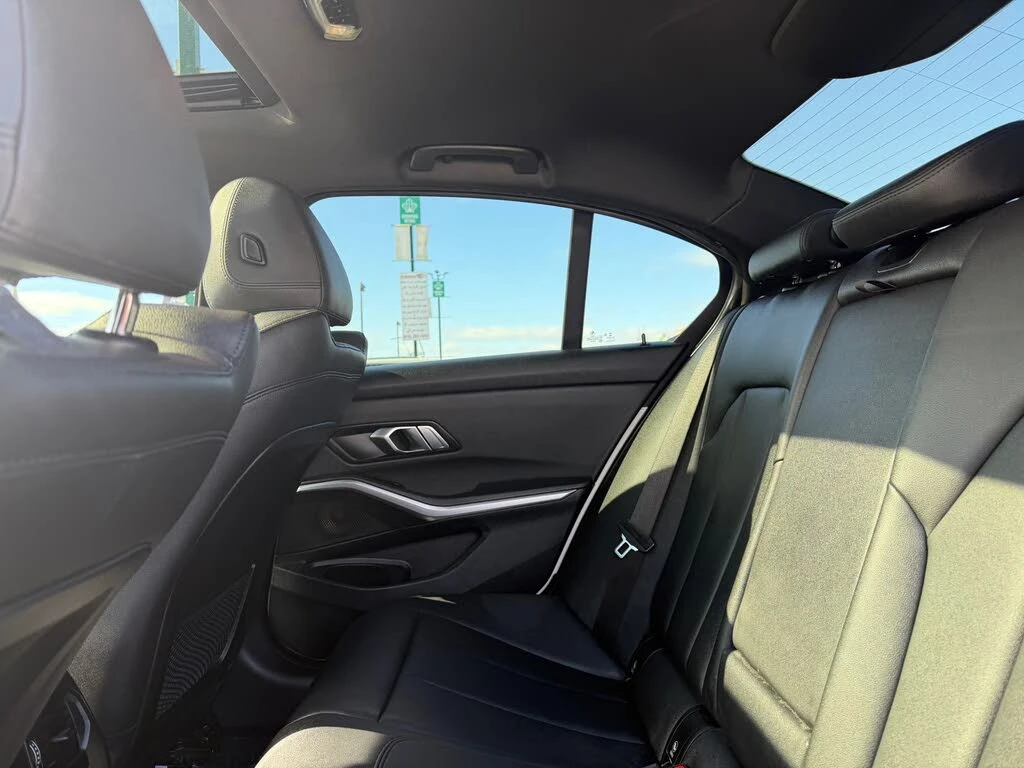 BMW 330 xDrive* АвтоКредит(ЦЕНА ДО БГ), снимка 13 - Автомобили и джипове - 53806175