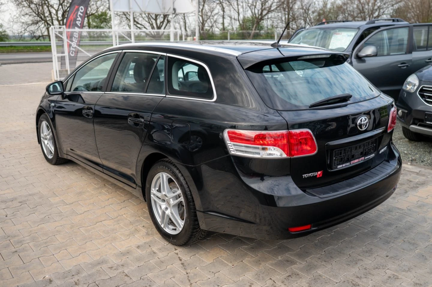 Toyota Avensis, снимка 3 - Автомобили и джипове - 53877520