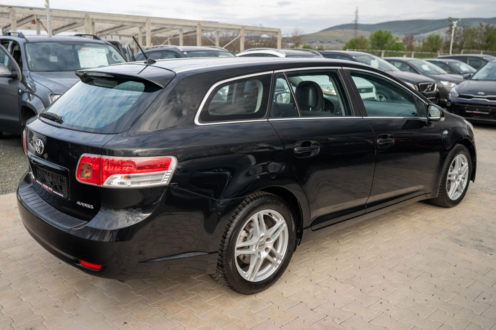 Toyota Avensis, снимка 6 - Автомобили и джипове - 53877520