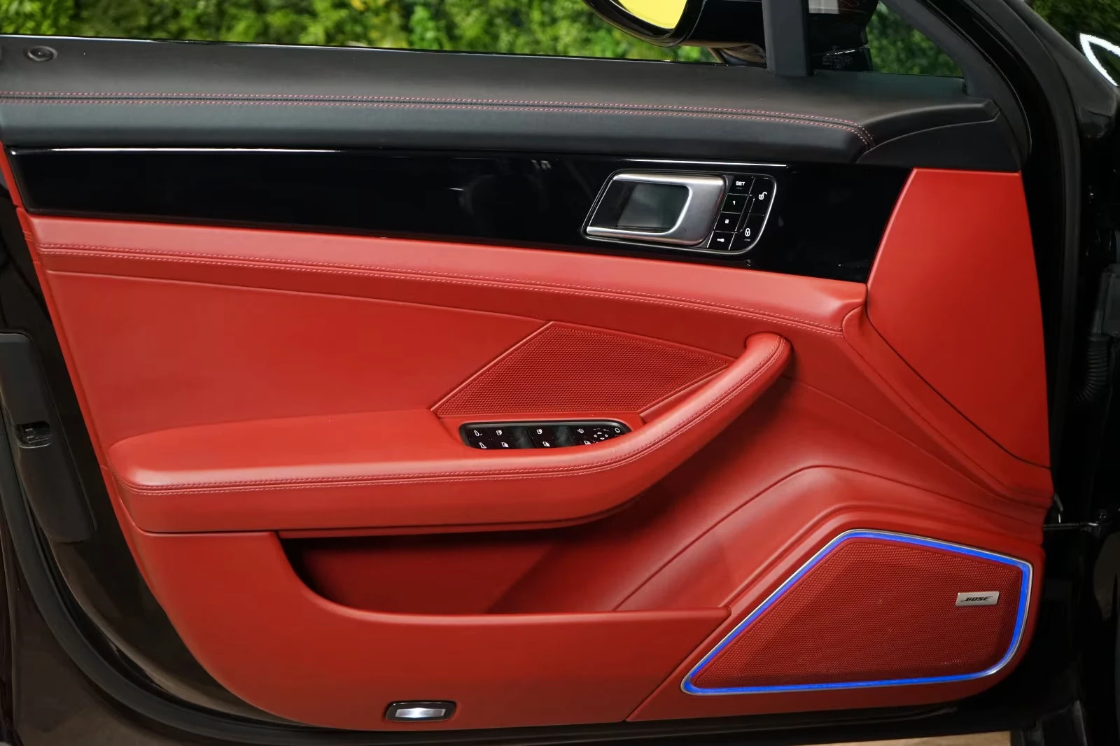 Porsche Panamera 4S/421HP/360/CHRONO/PANO/ОБДУХВАНЕ/173z, снимка 16 - Автомобили и джипове - 53887588