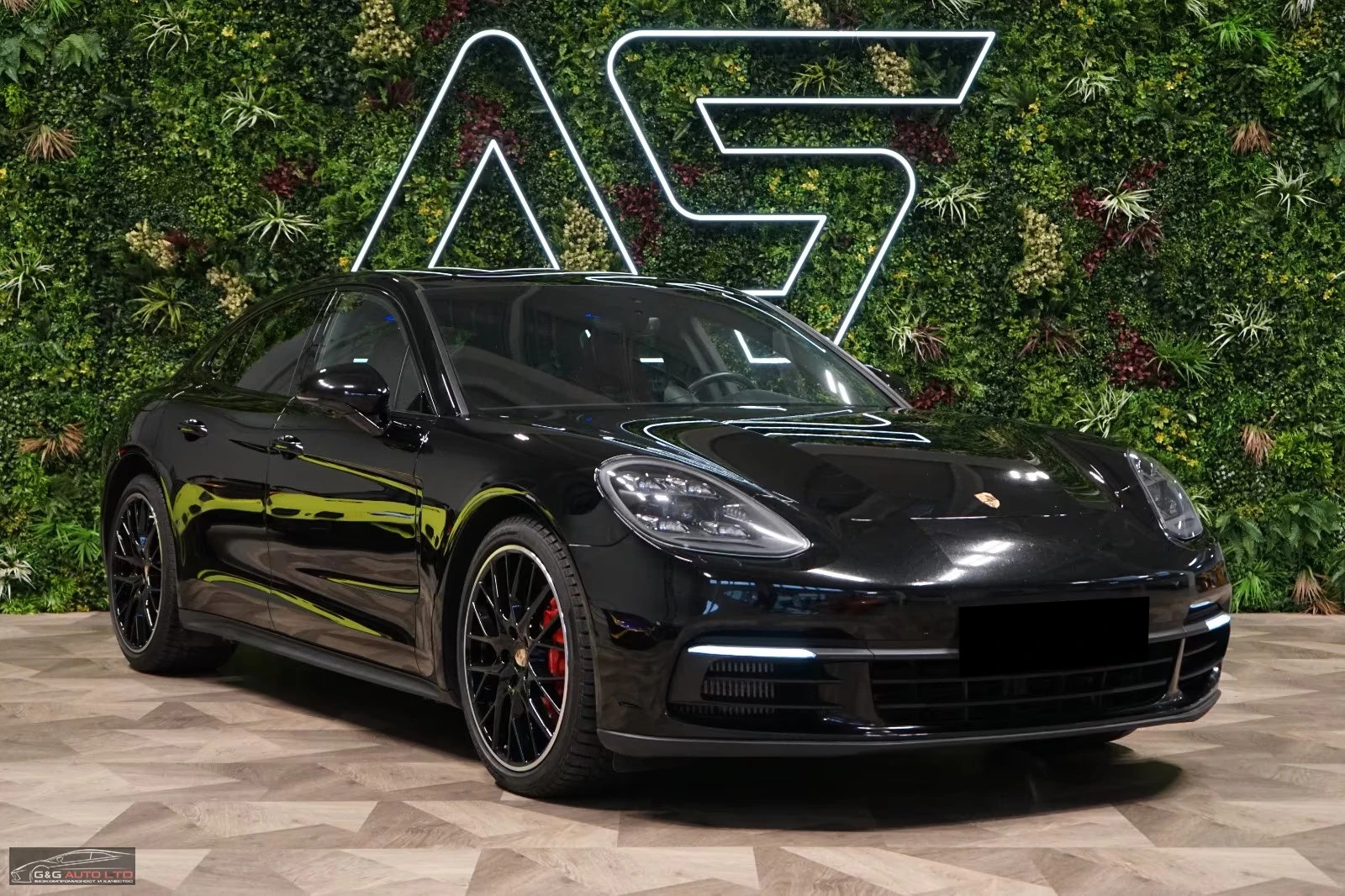 Porsche Panamera 4S/421HP/360/CHRONO/PANO/ОБДУХВАНЕ/173z, снимка 4 - Автомобили и джипове - 53887588