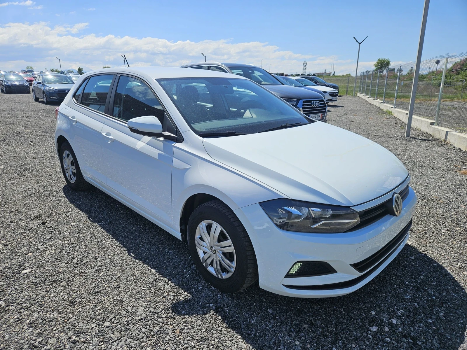 VW Polo 1.0 Euro6, снимка 7 - Автомобили и джипове - 54389897