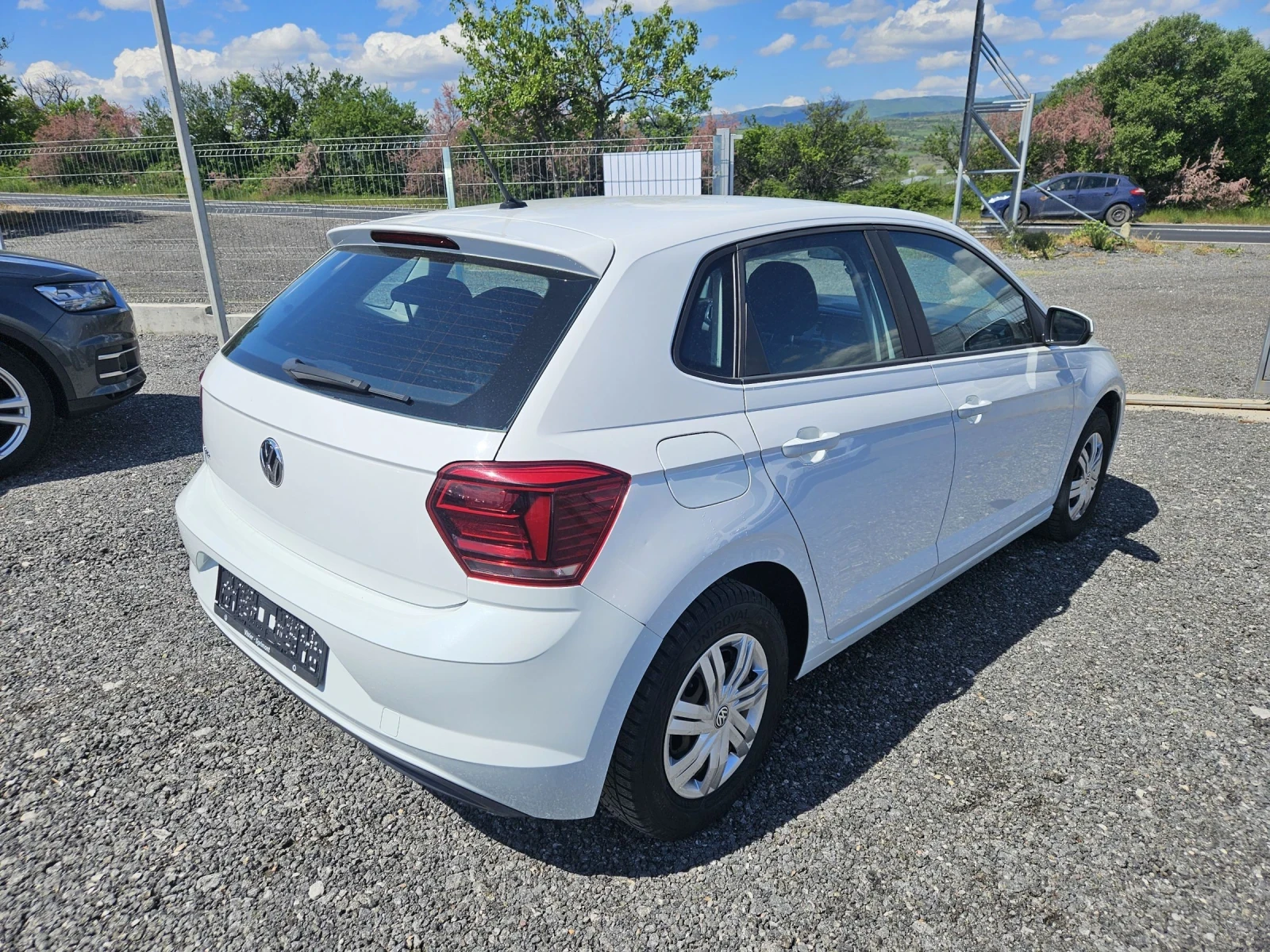 VW Polo 1.0 Euro6, снимка 5 - Автомобили и джипове - 54389897