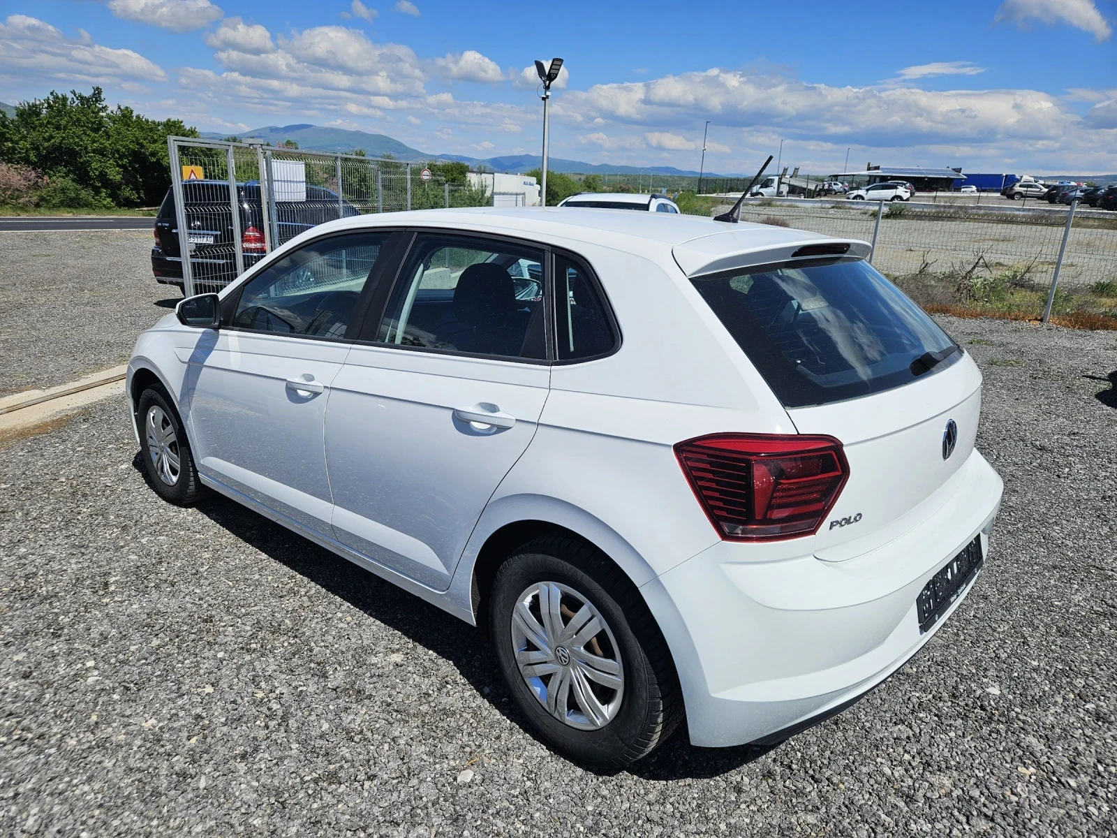 VW Polo 1.0 Euro6, снимка 3 - Автомобили и джипове - 54389897