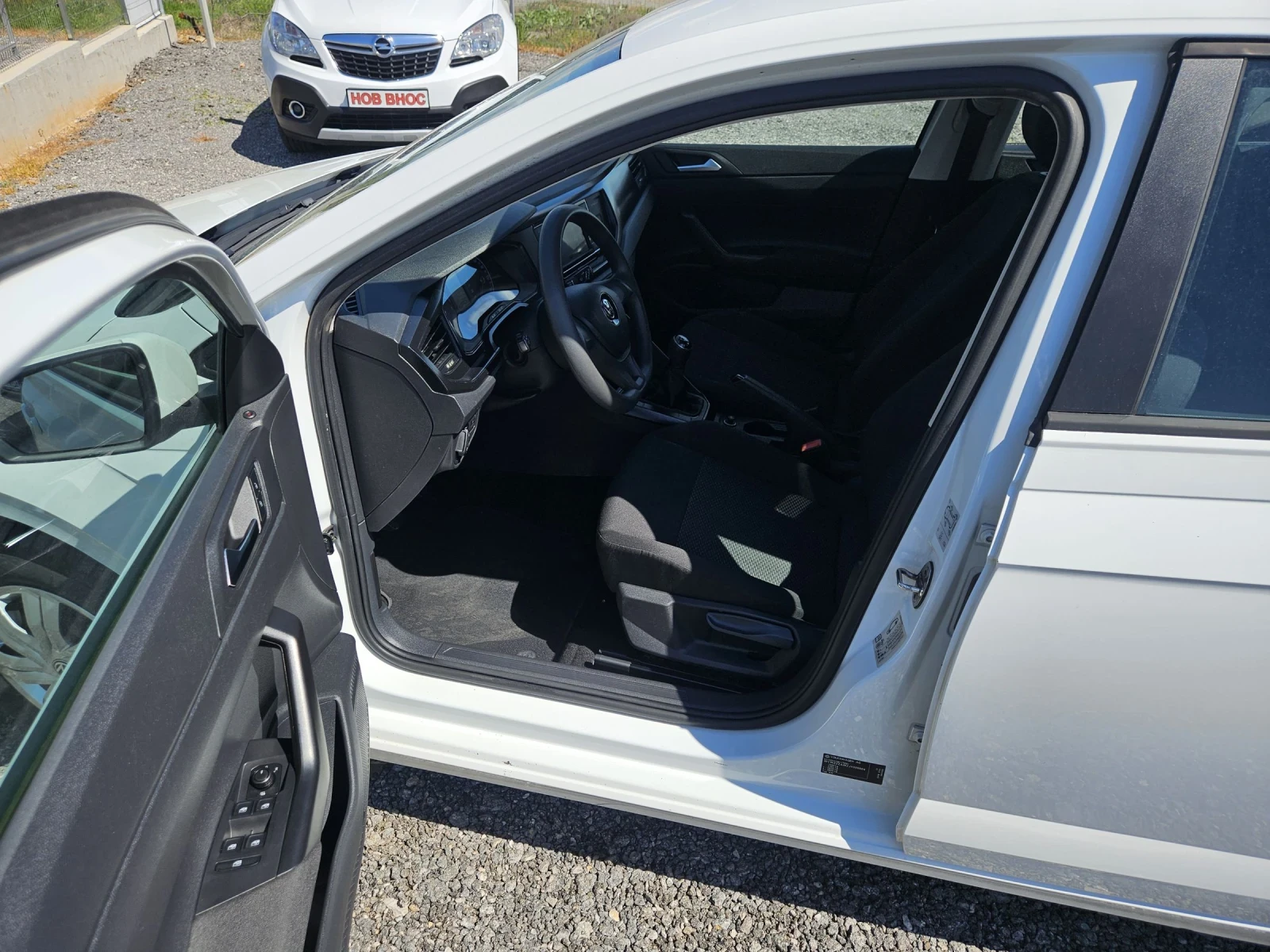 VW Polo 1.0 Euro6, снимка 9 - Автомобили и джипове - 54389897