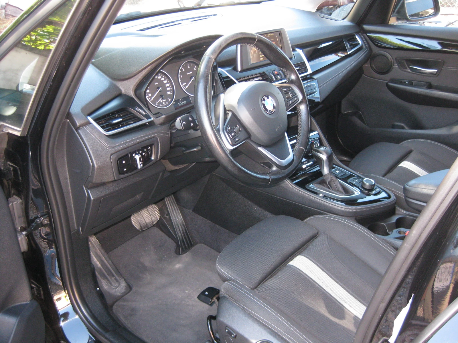BMW 220 d Active Tourer Luxury, снимка 9 - Автомобили и джипове - 54598410