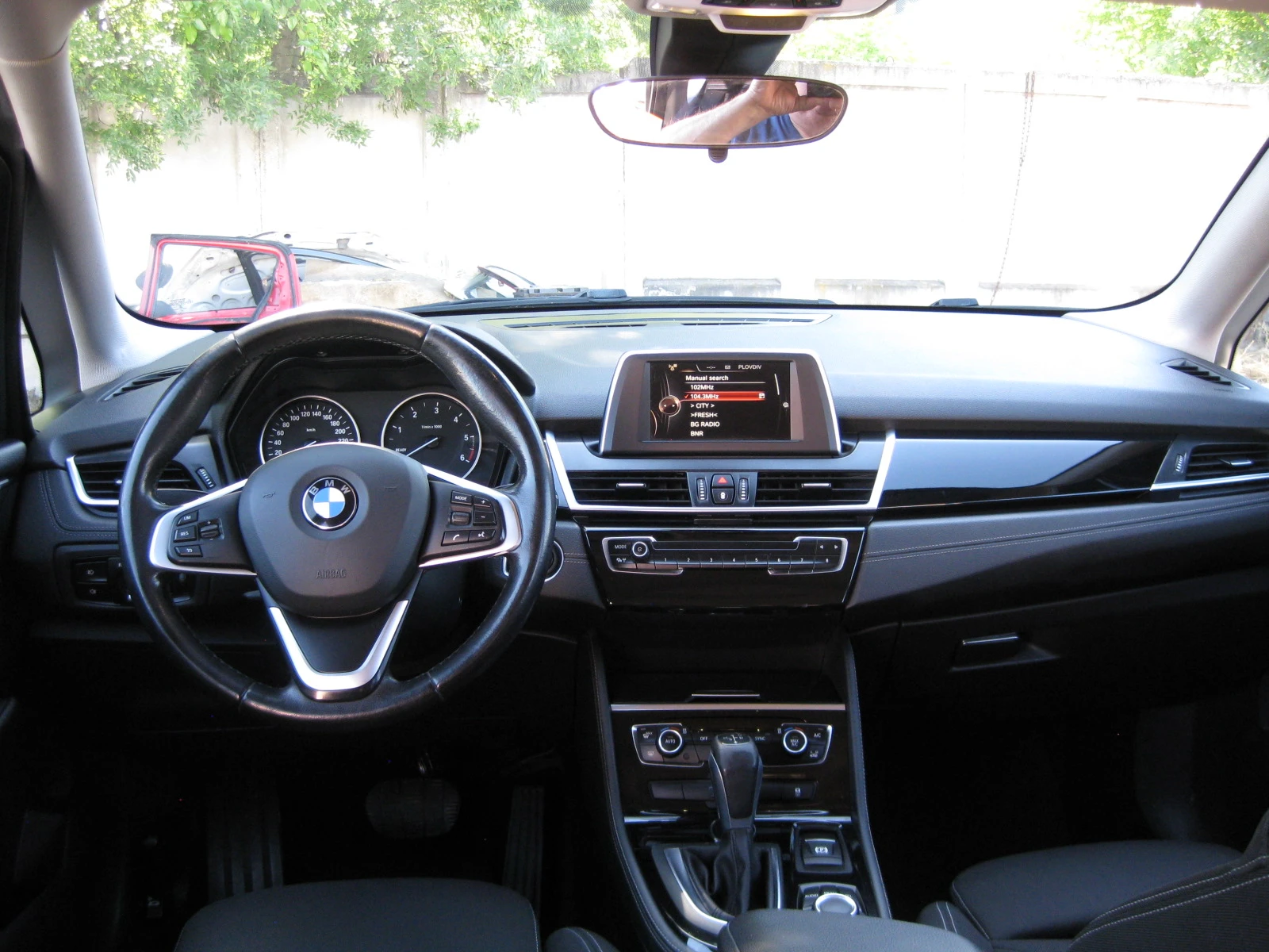 BMW 220 d Active Tourer Luxury, снимка 11 - Автомобили и джипове - 54598410
