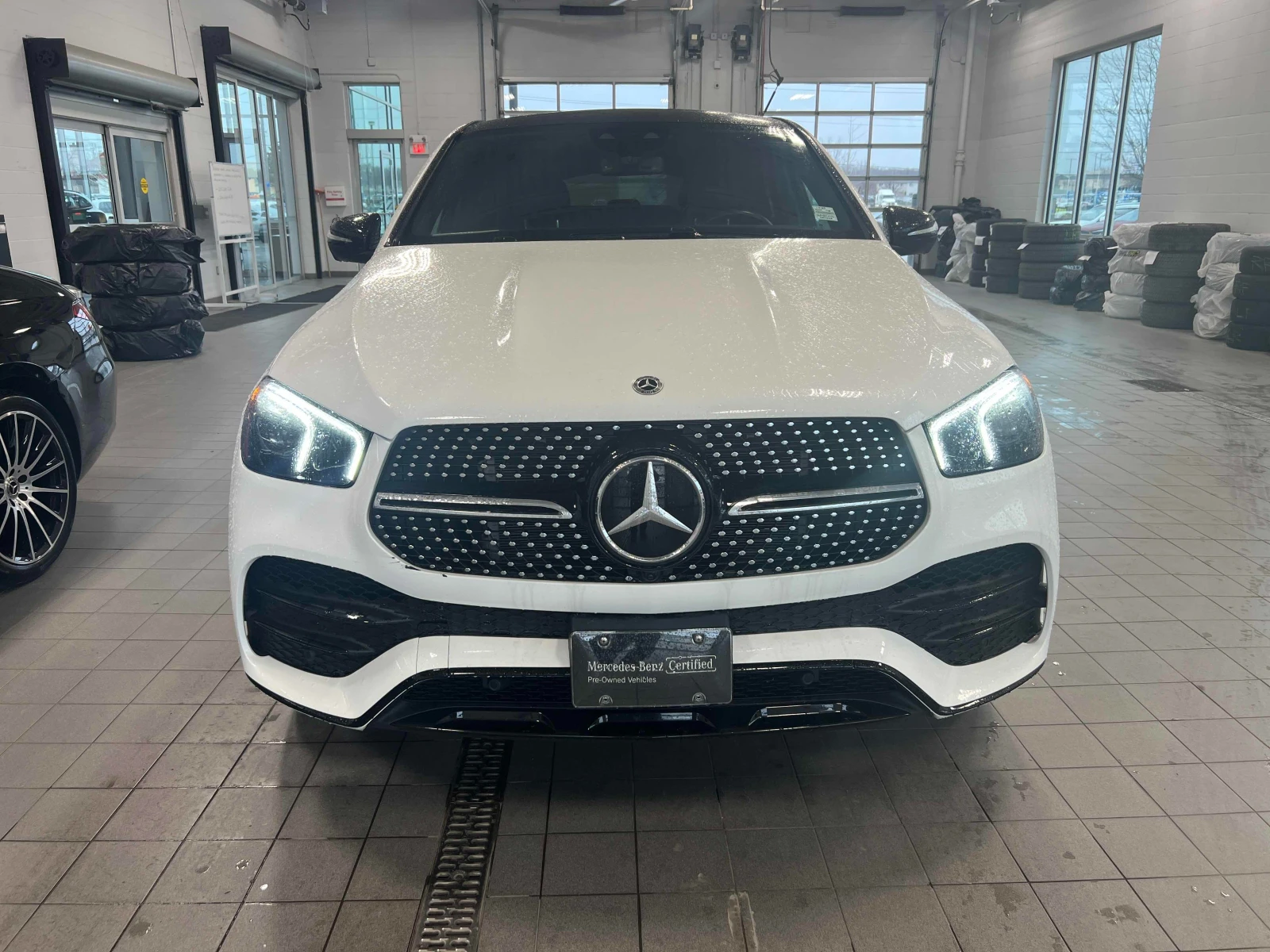Mercedes-Benz GLE 450 Keyless * CARFAX * АВТО КРЕДИТ * , снимка 2 - Автомобили и джипове - 54723392