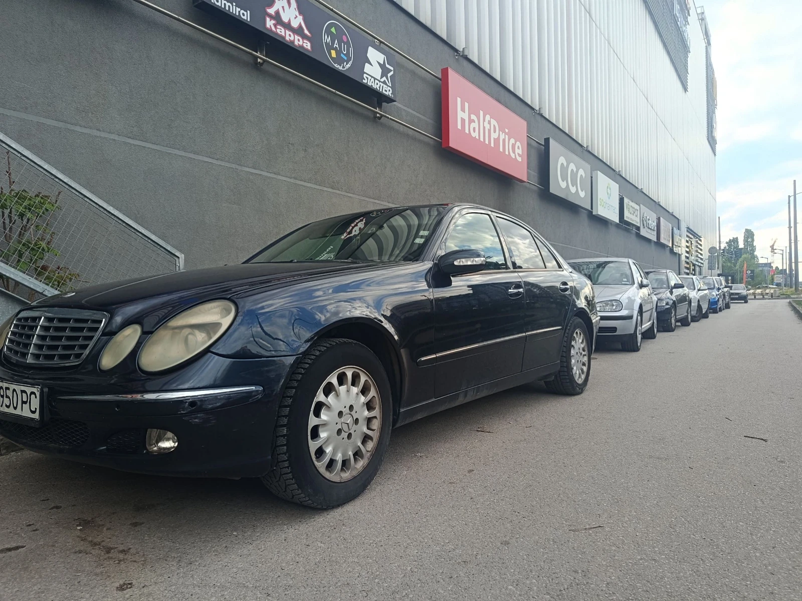 Mercedes-Benz E 220, снимка 3 - Автомобили и джипове - 55019030