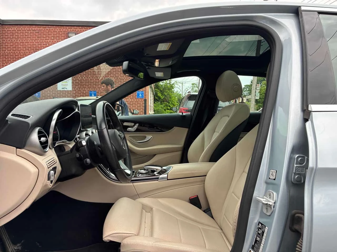 Mercedes-Benz C 300 * CARFAX * ОПЦИЯ ЗА ФИНАНСИРАНЕ, снимка 12 - Автомобили и джипове - 55232194