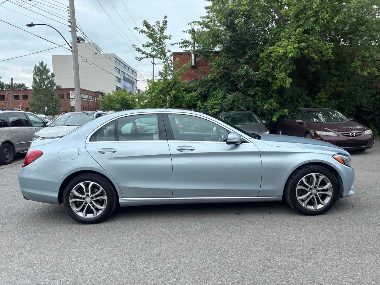 Mercedes-Benz C 300 * CARFAX * ОПЦИЯ ЗА ФИНАНСИРАНЕ, снимка 3 - Автомобили и джипове - 55232194