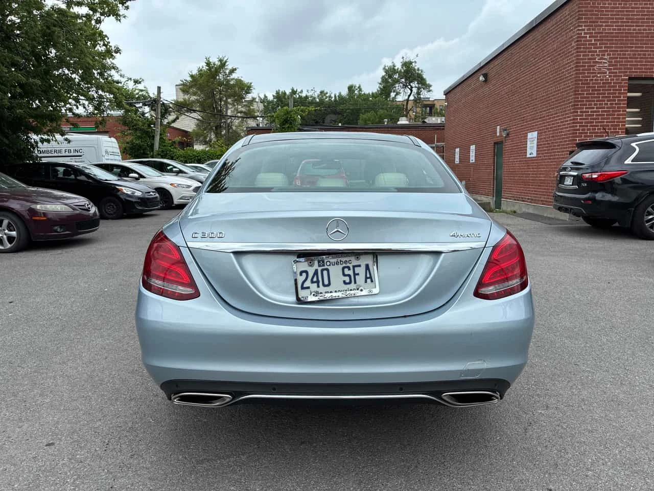 Mercedes-Benz C 300 * CARFAX * ОПЦИЯ ЗА ФИНАНСИРАНЕ, снимка 4 - Автомобили и джипове - 55232194