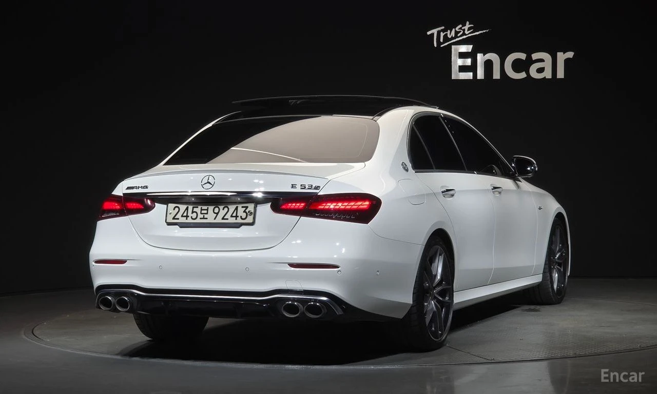 Mercedes-Benz E 53 AMG 4MATIC+ 3D* BURMESTER* ОБДУХВАНЕ* ДИСТРОНИК* ХЕДЪП, снимка 2 - Автомобили и джипове - 55396610