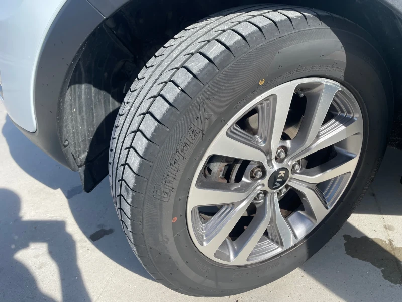 Kia Sportage 1.6 GDi, снимка 5 - Автомобили и джипове - 53600328