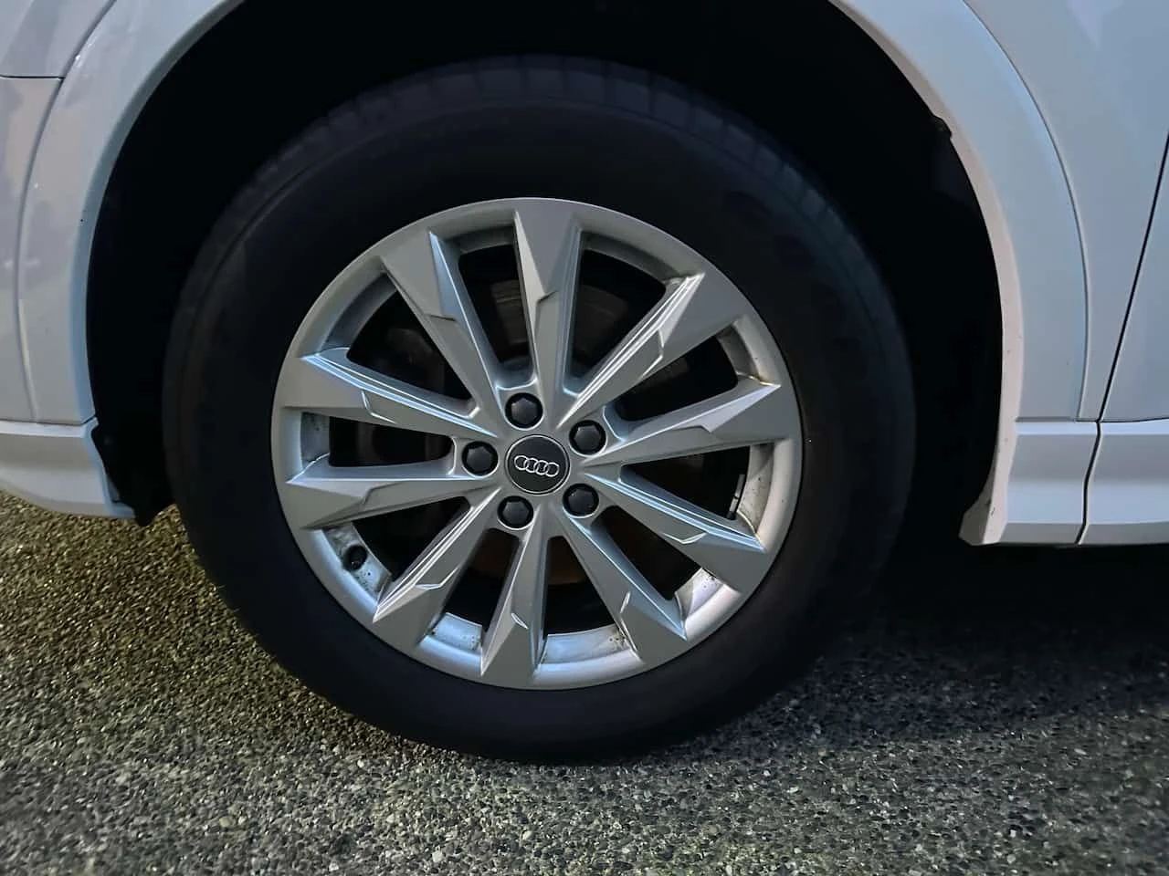 Audi Q3 Komfort/CARFAX/ПАНОРАМА/ПОДГРЕВИ, снимка 7 - Автомобили и джипове - 53740464