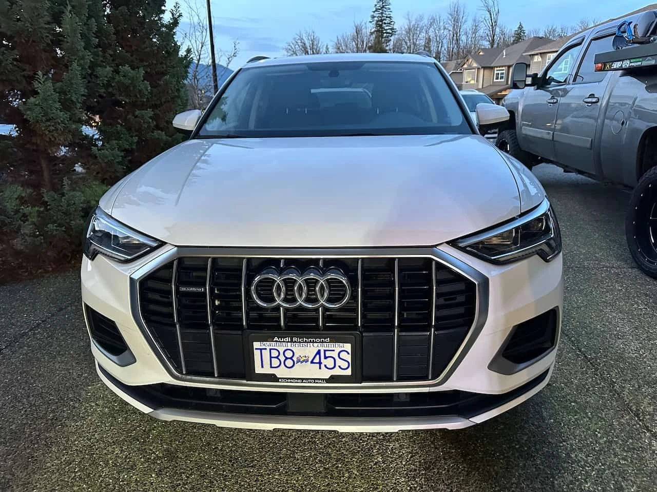 Audi Q3 Komfort/CARFAX/ПАНОРАМА/ПОДГРЕВИ, снимка 3 - Автомобили и джипове - 53740464