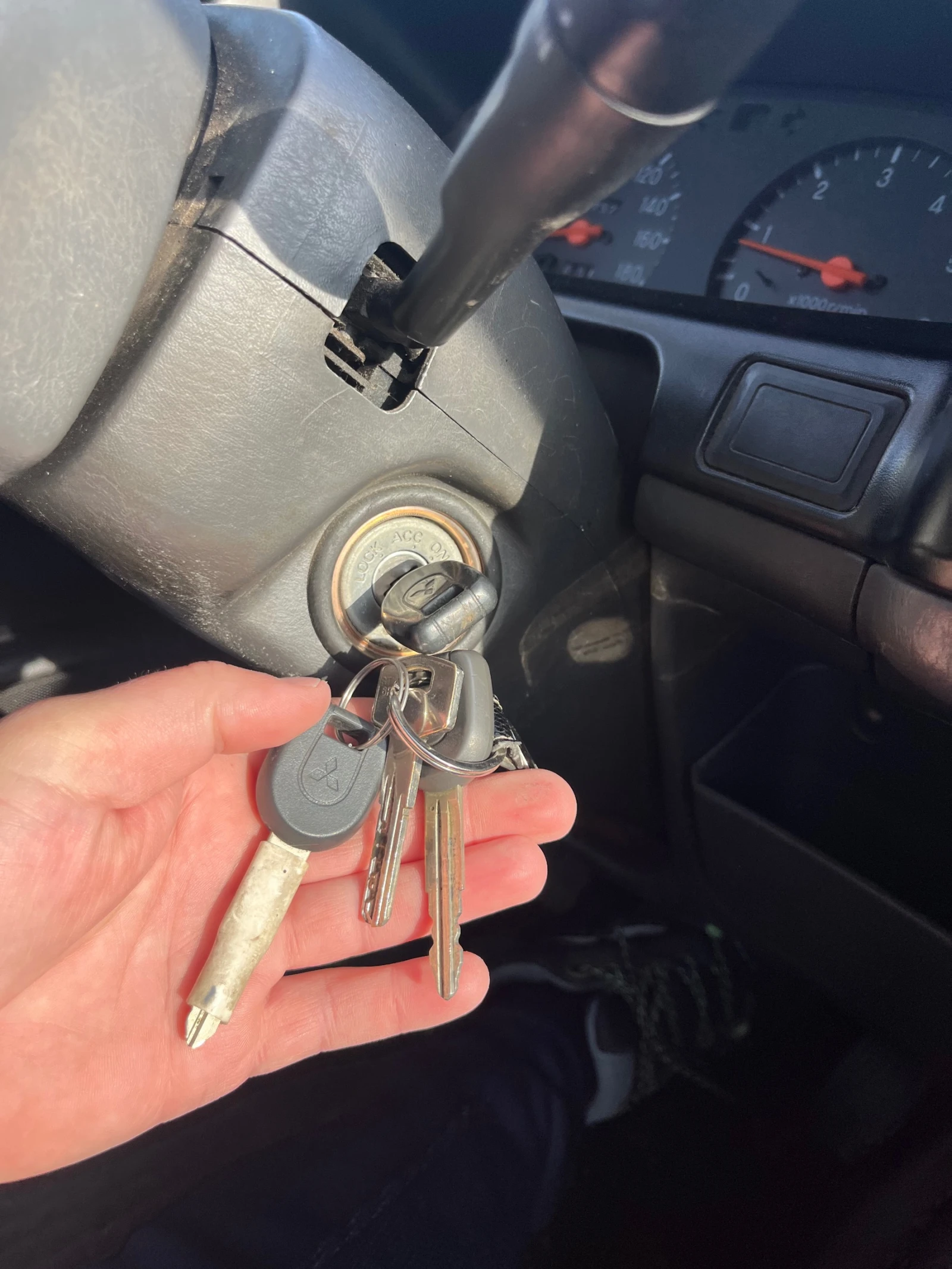 Mitsubishi L200 2.5 TDI , снимка 13 - Автомобили и джипове - 53803479