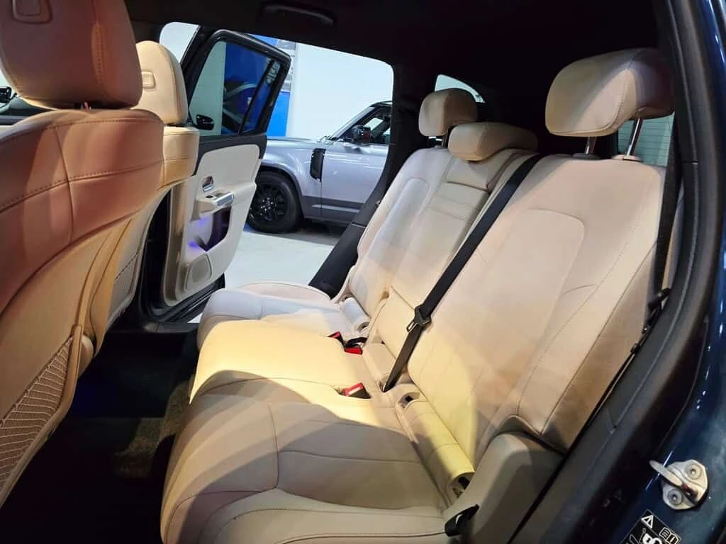 Mercedes-Benz GLB GLB250/Carfax/Памет/Подгрев/2 Ключа/Панорама, снимка 12 - Автомобили и джипове - 53825401