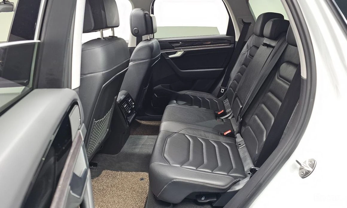 VW Touareg * 3.0TDI* PREMIUM* FULL* КРАЙНА ЦЕНА* , снимка 12 - Автомобили и джипове - 53995733