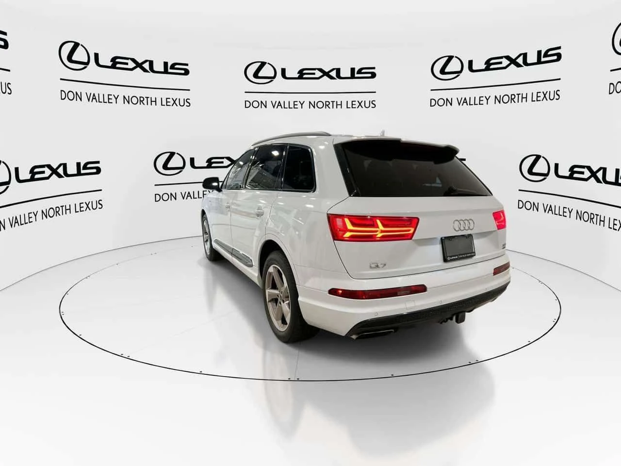 Audi Q7 * CARFAX * Фиксирана цена до България * , снимка 5 - Автомобили и джипове - 54218436