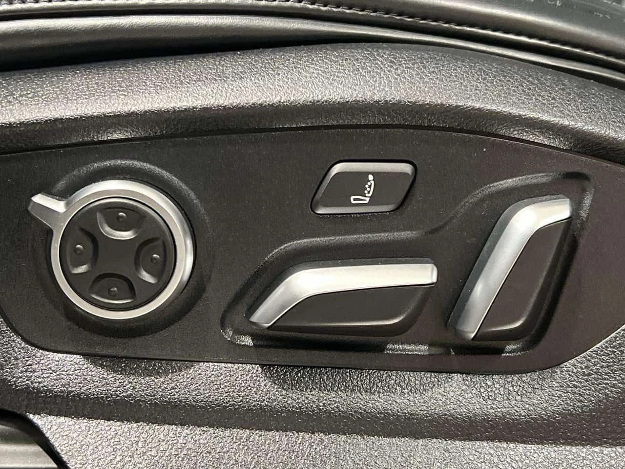 Audi Q7 * CARFAX * Фиксирана цена до България * , снимка 11 - Автомобили и джипове - 54218436