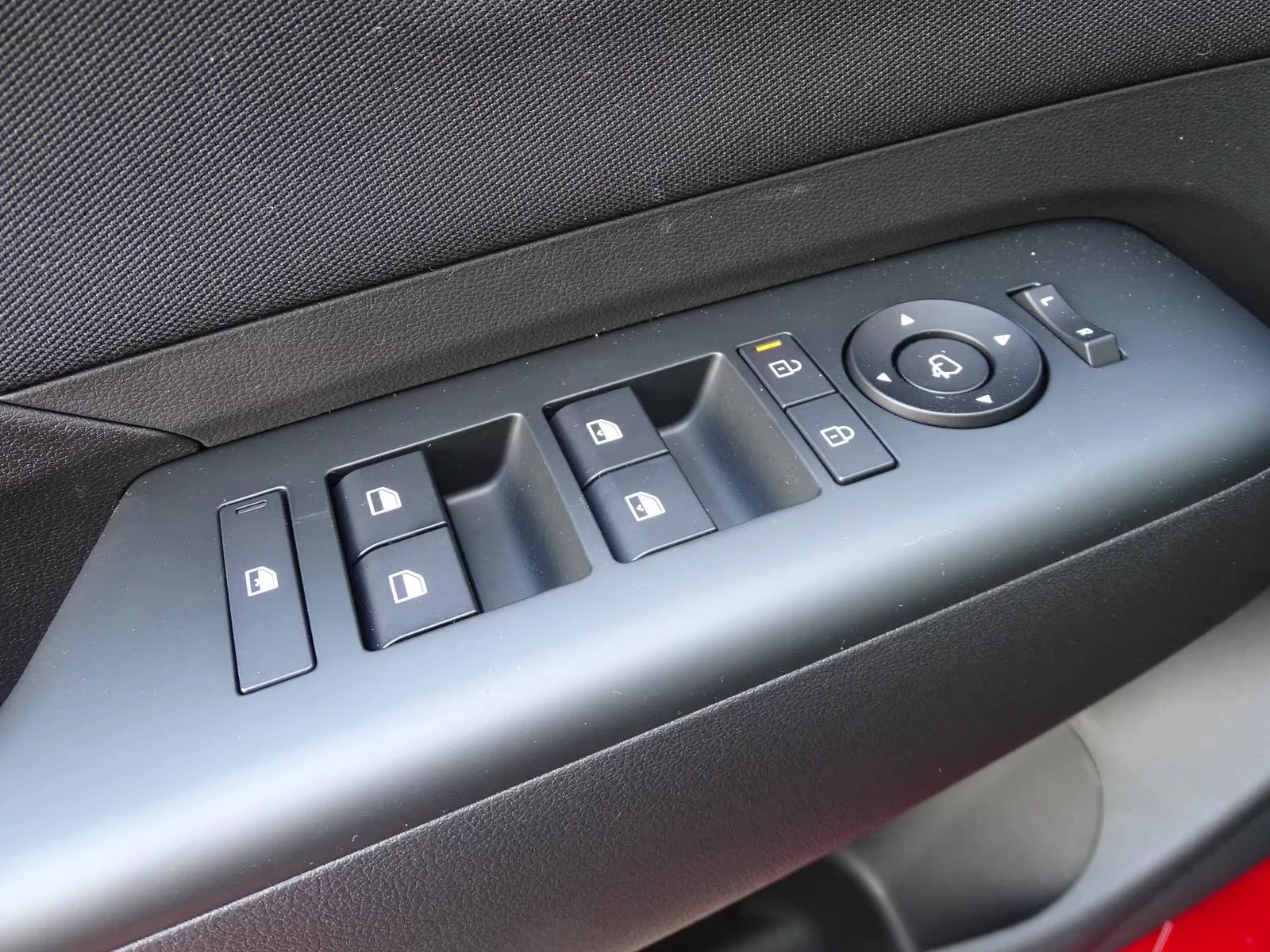Hyundai Kona НОВ!/EV/156HP/SELECT/CAM/NAVI/LED/CPLAY/228q, снимка 10 - Автомобили и джипове - 54341918