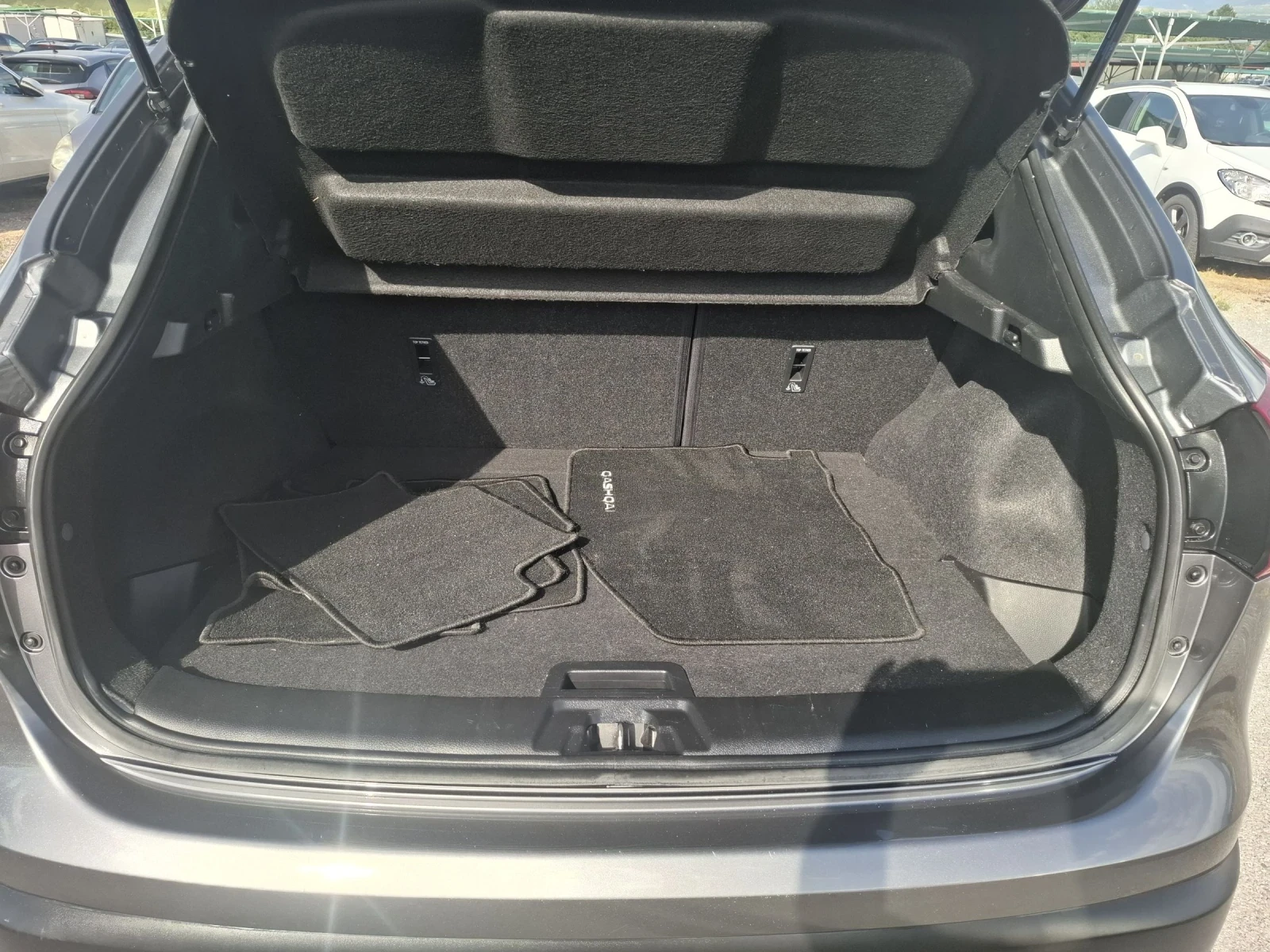 Nissan Qashqai 1, 6 DCI-Activ-Panorama, Kamera 360, Navi, снимка 10 - Автомобили и джипове - 54932235