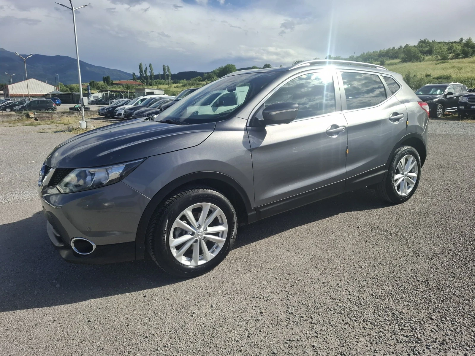 Nissan Qashqai 1, 6 DCI-Activ-Panorama, Kamera 360, Navi, снимка 3 - Автомобили и джипове - 54932235