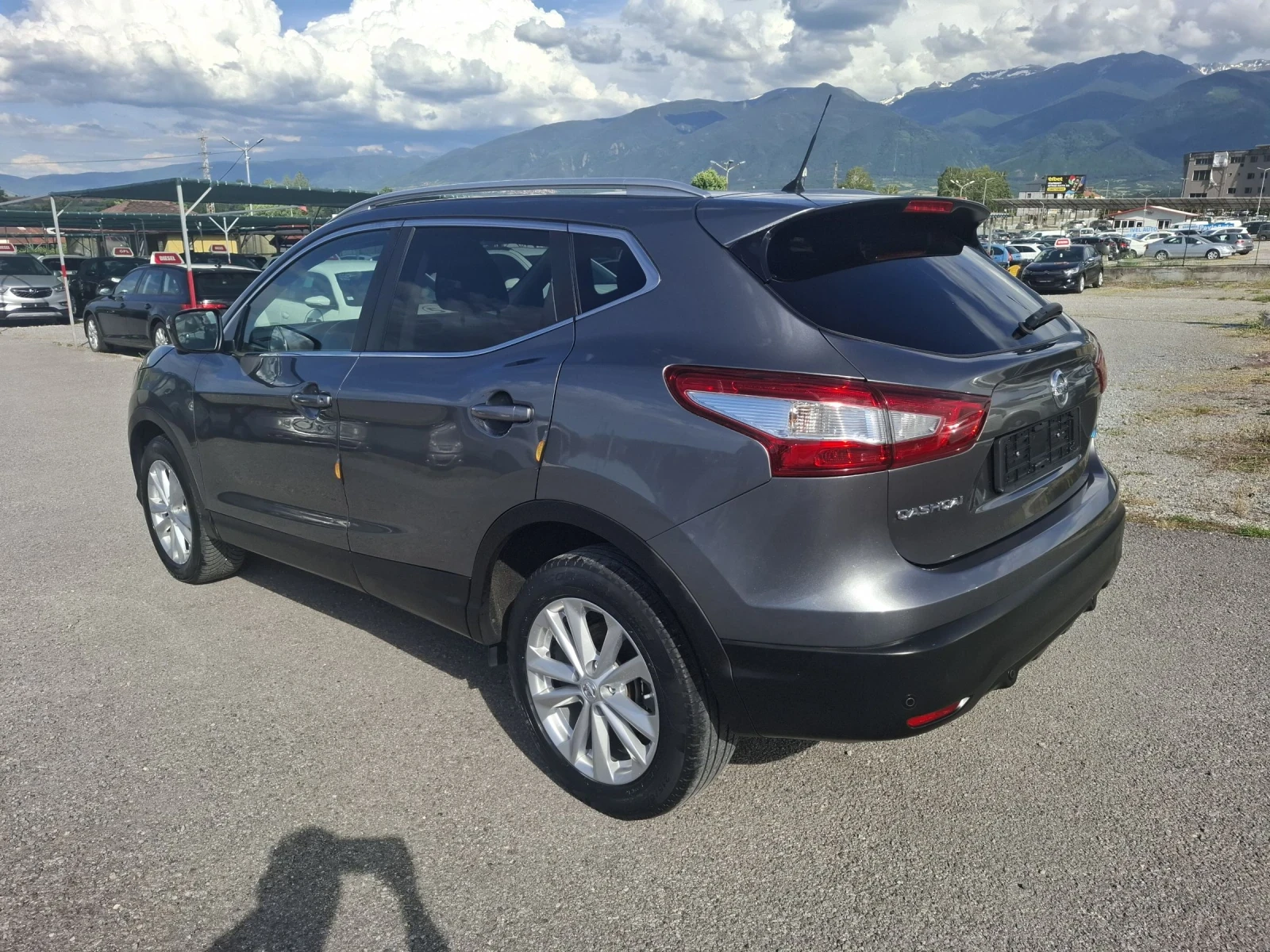 Nissan Qashqai 1, 6 DCI-Activ-Panorama, Kamera 360, Navi, снимка 5 - Автомобили и джипове - 54932235