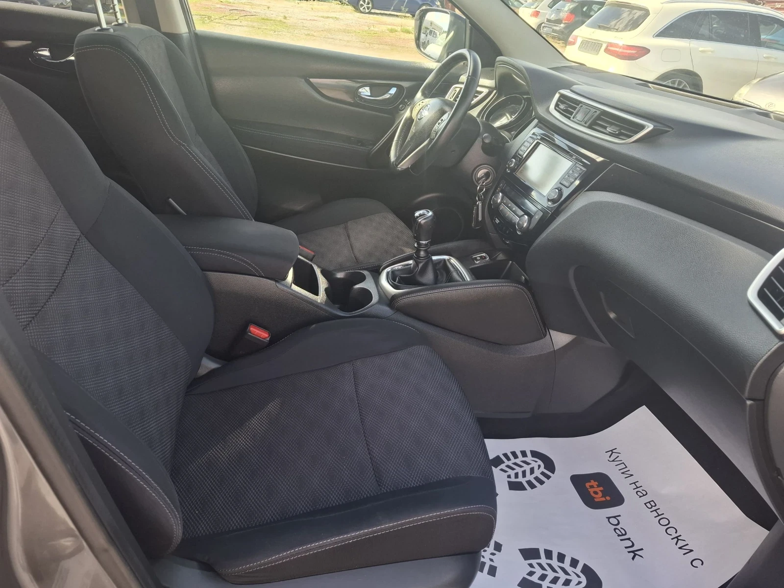 Nissan Qashqai 1, 6 DCI-Activ-Panorama, Kamera 360, Navi, снимка 9 - Автомобили и джипове - 54932235