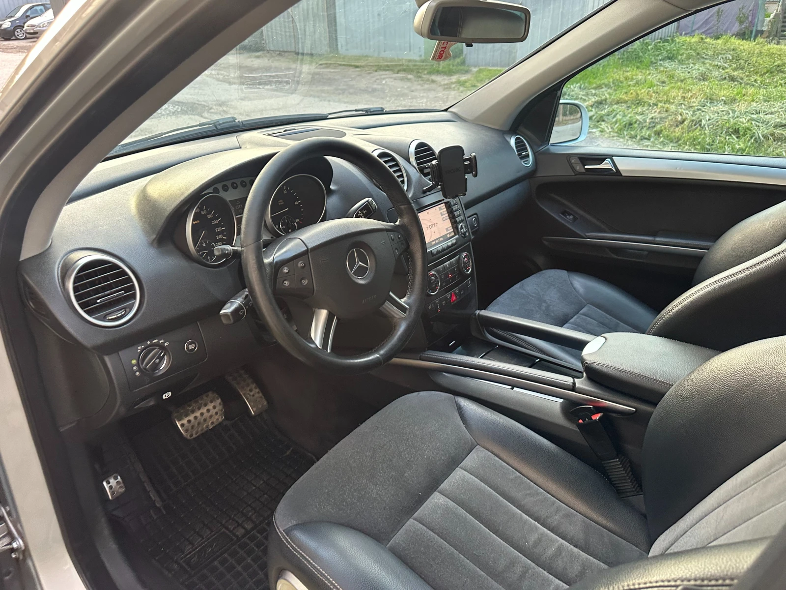 Mercedes-Benz ML 320 4Matic AIRMATIC CDI, снимка 9 - Автомобили и джипове - 56279460