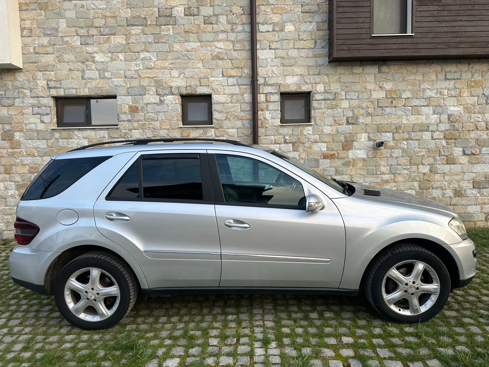 Mercedes-Benz ML 320 4Matic AIRMATIC CDI, снимка 3 - Автомобили и джипове - 56279460
