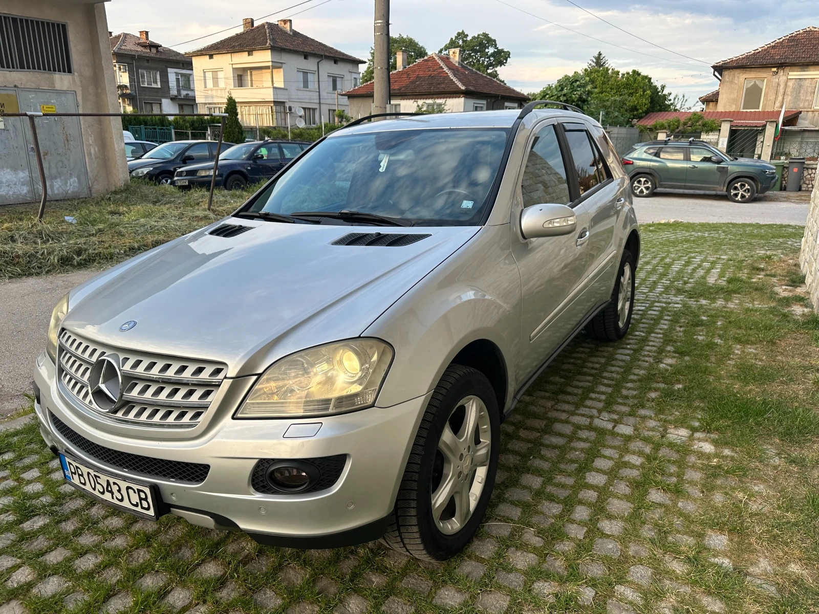 Mercedes-Benz ML 320 4Matic AIRMATIC CDI, снимка 2 - Автомобили и джипове - 56279460